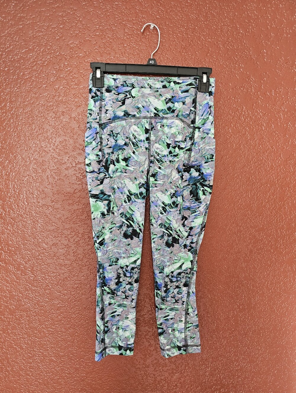 Women’s Floral Print Capri Leggings - Mint & Black